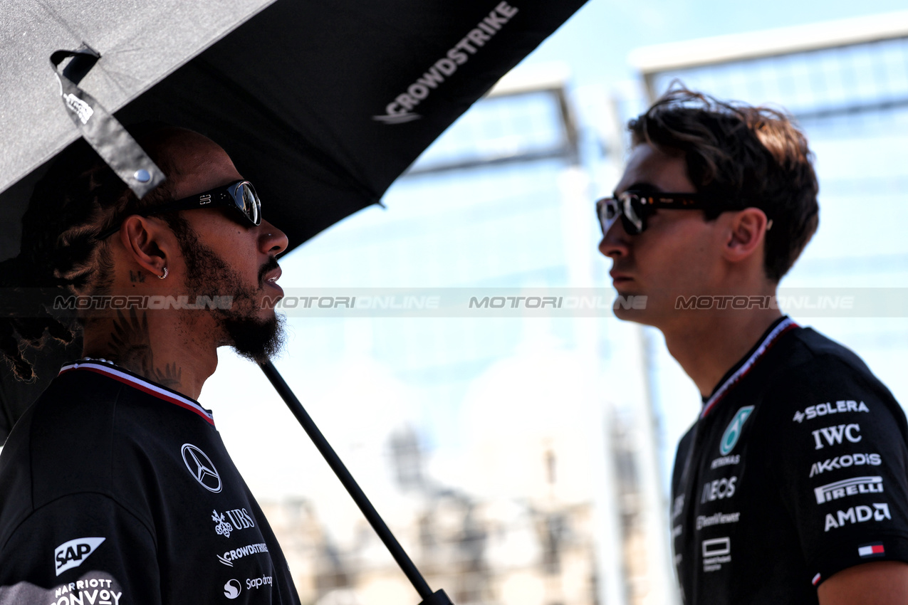 GP AZERBAIJAN, (L to R): Lewis Hamilton (GBR) Mercedes AMG F1 e team mate George Russell (GBR) Mercedes AMG F1 on the drivers' parade.

15.09.2024. Formula 1 World Championship, Rd 17, Azerbaijan Grand Prix, Baku Street Circuit, Azerbaijan, Gara Day.

 - www.xpbimages.com, EMail: requests@xpbimages.com © Copyright: Coates / XPB Images