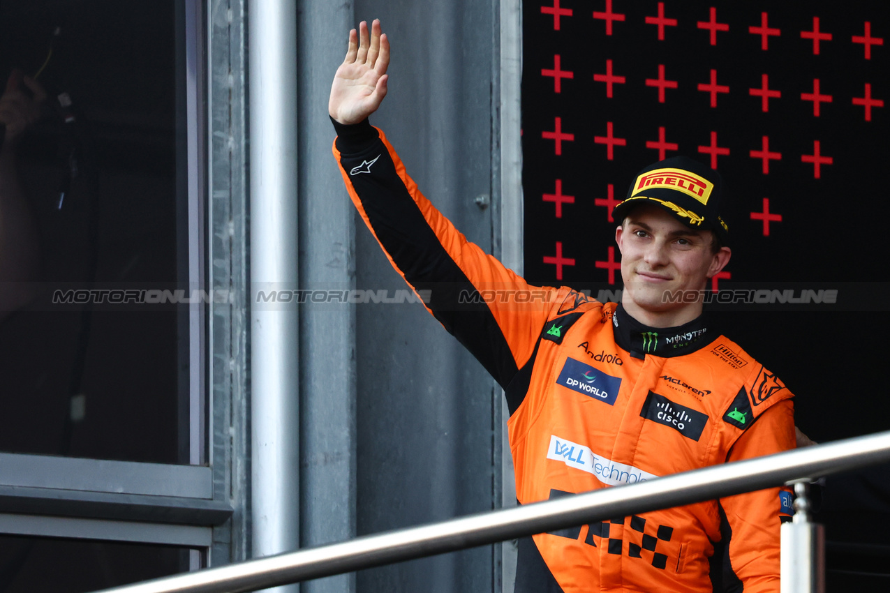 GP AZERBAIJAN, Oscar Piastri (AUS), McLaren 
15.09.2024. Formula 1 World Championship, Rd 17, Azerbaijan Grand Prix, Baku Street Circuit, Azerbaijan, Gara Day.
- www.xpbimages.com, EMail: requests@xpbimages.com © Copyright: Charniaux / XPB Images