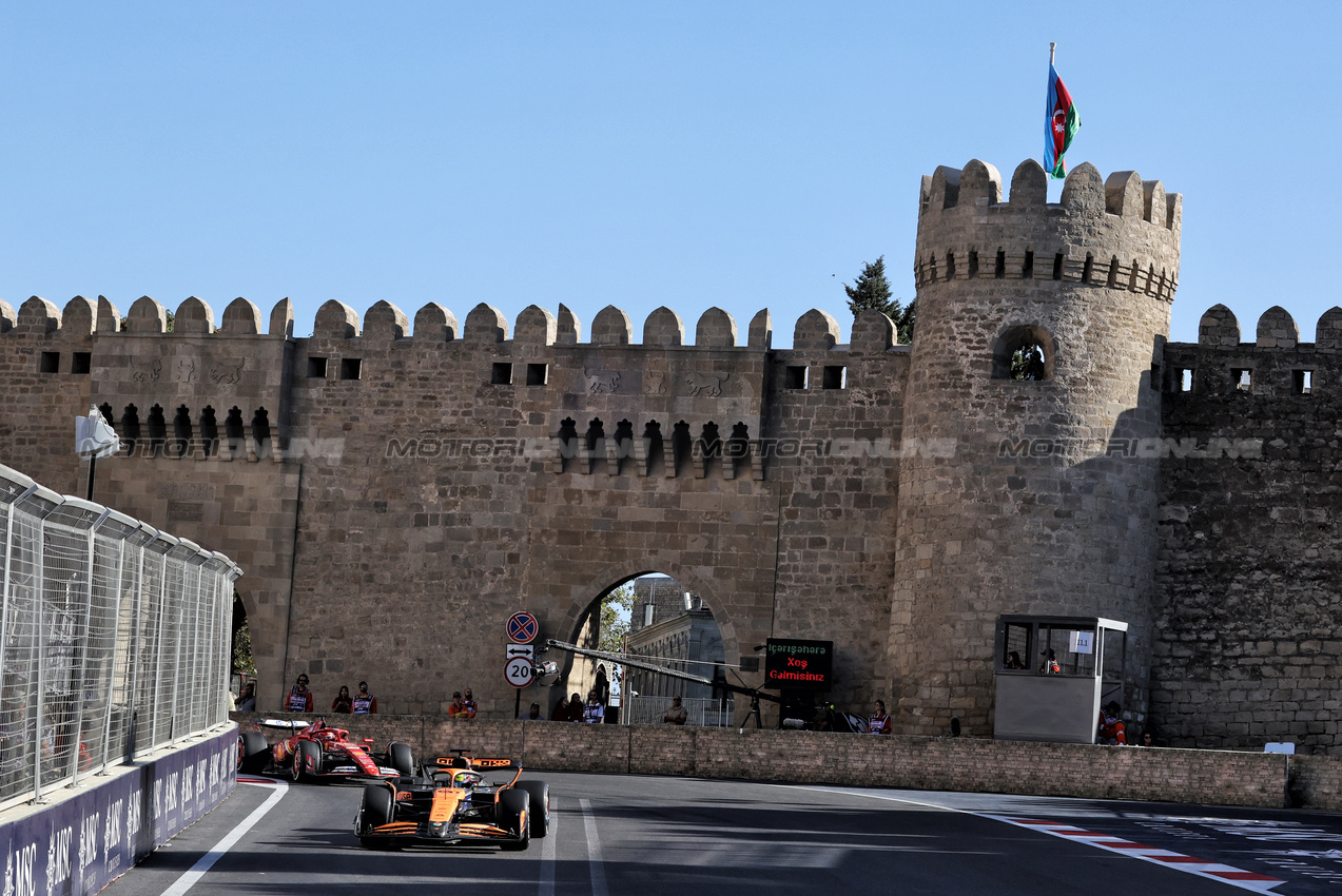 GP AZERBAIJAN, Oscar Piastri (AUS) McLaren MCL38.

15.09.2024. Formula 1 World Championship, Rd 17, Azerbaijan Grand Prix, Baku Street Circuit, Azerbaijan, Gara Day.

- www.xpbimages.com, EMail: requests@xpbimages.com © Copyright: Bearne / XPB Images