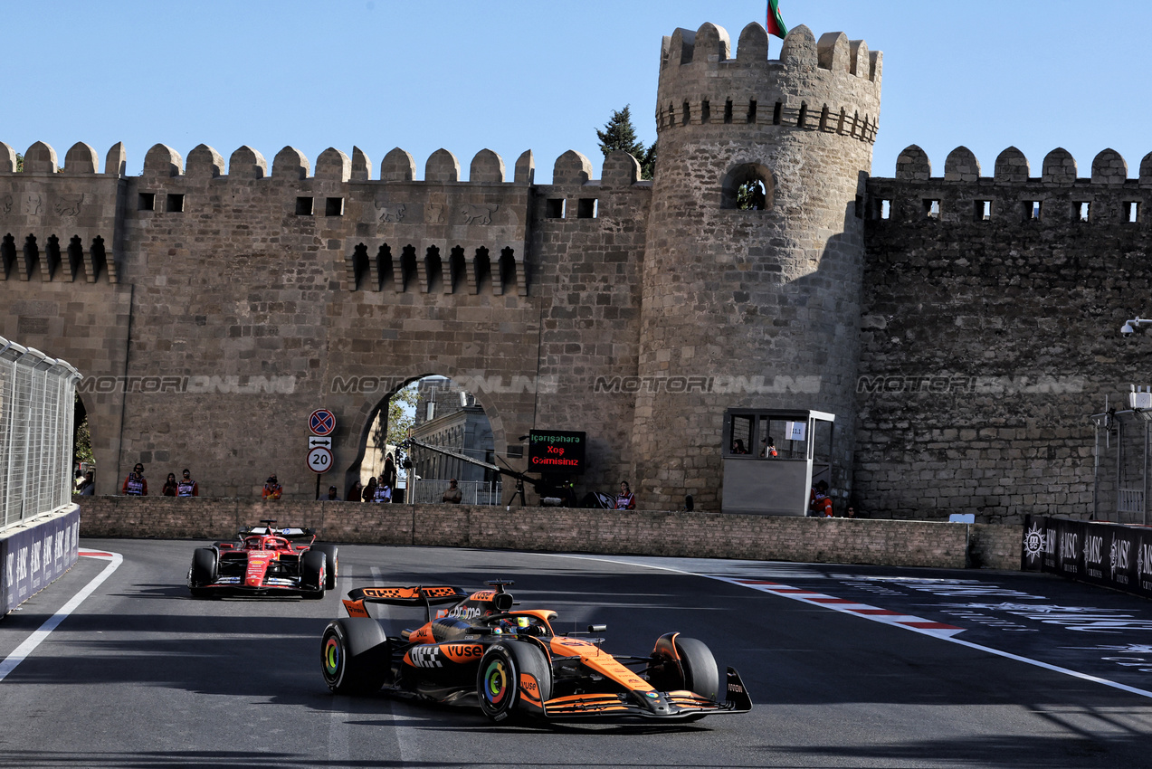 GP AZERBAIJAN, Oscar Piastri (AUS) McLaren MCL38.

15.09.2024. Formula 1 World Championship, Rd 17, Azerbaijan Grand Prix, Baku Street Circuit, Azerbaijan, Gara Day.

- www.xpbimages.com, EMail: requests@xpbimages.com © Copyright: Bearne / XPB Images