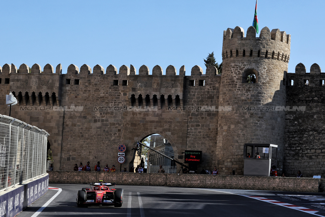 GP AZERBAIJAN, Carlos Sainz Jr (ESP) Ferrari SF-24.

15.09.2024. Formula 1 World Championship, Rd 17, Azerbaijan Grand Prix, Baku Street Circuit, Azerbaijan, Gara Day.

- www.xpbimages.com, EMail: requests@xpbimages.com © Copyright: Bearne / XPB Images