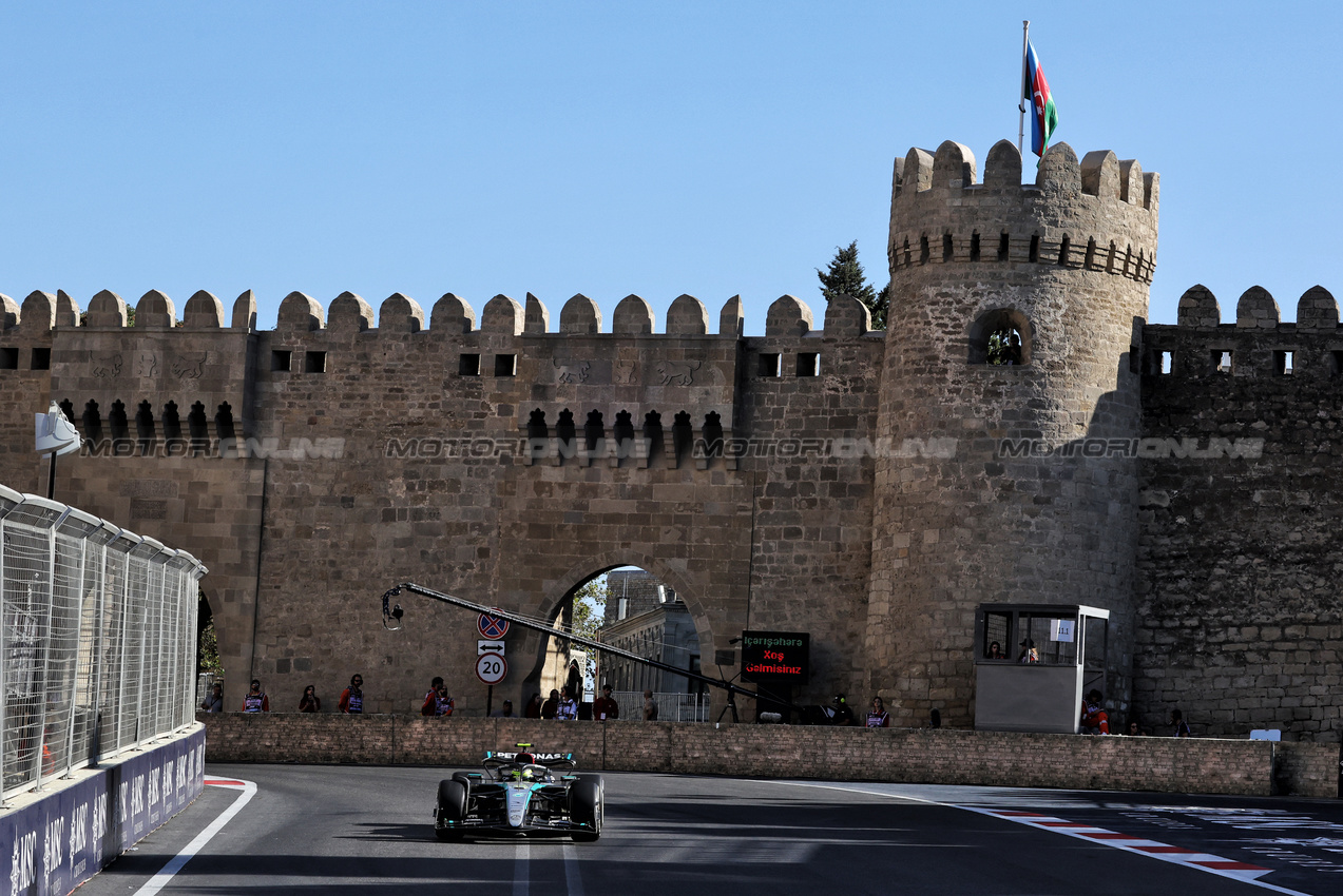 GP AZERBAIJAN, Lewis Hamilton (GBR) Mercedes AMG F1 W15.

15.09.2024. Formula 1 World Championship, Rd 17, Azerbaijan Grand Prix, Baku Street Circuit, Azerbaijan, Gara Day.

- www.xpbimages.com, EMail: requests@xpbimages.com © Copyright: Bearne / XPB Images