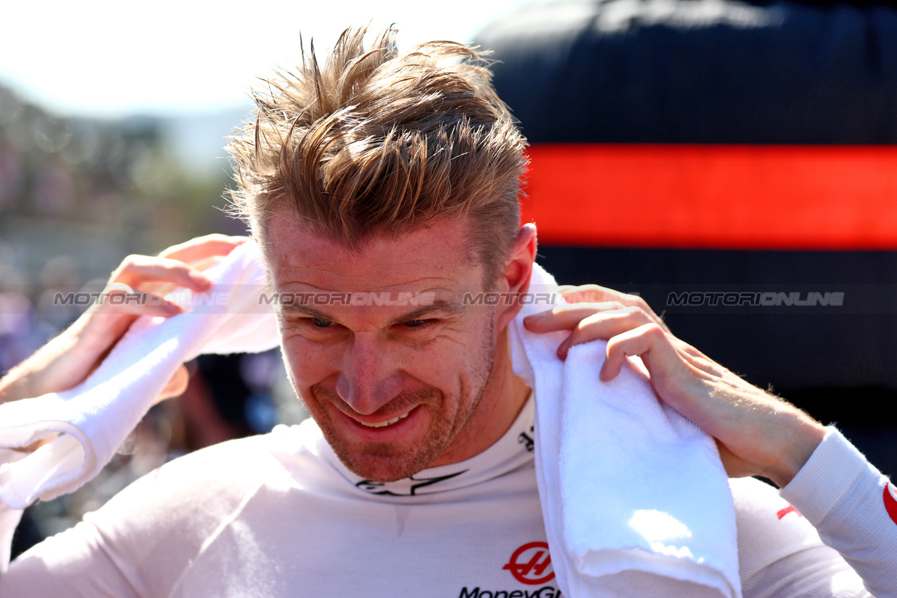 GP AZERBAIJAN, Nico Hulkenberg (GER) Haas F1 Team on the grid.

15.09.2024. Formula 1 World Championship, Rd 17, Azerbaijan Grand Prix, Baku Street Circuit, Azerbaijan, Gara Day.

 - www.xpbimages.com, EMail: requests@xpbimages.com © Copyright: Coates / XPB Images