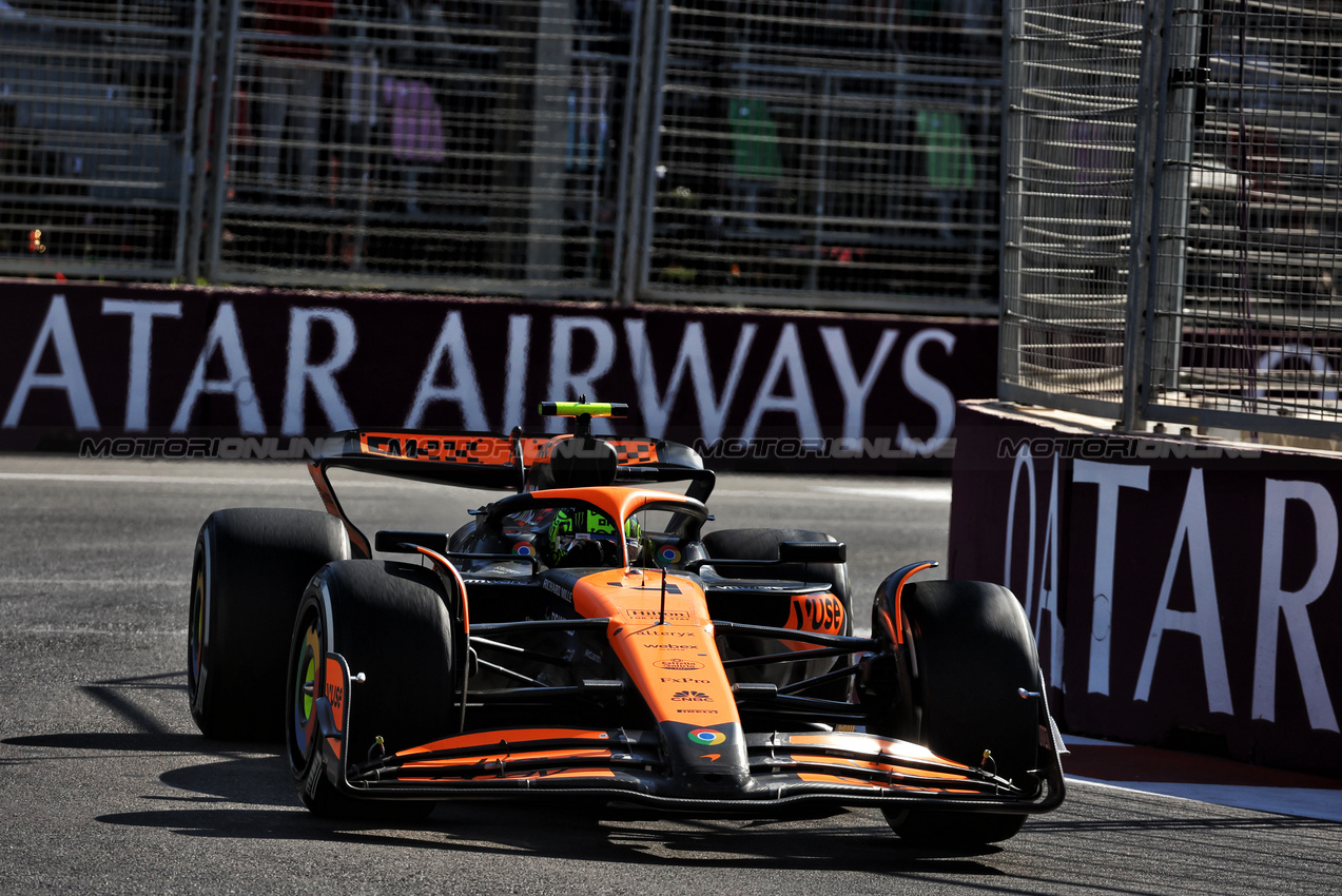 GP AZERBAIJAN, Lando Norris (GBR) McLaren MCL38.

15.09.2024. Formula 1 World Championship, Rd 17, Azerbaijan Grand Prix, Baku Street Circuit, Azerbaijan, Gara Day.

 - www.xpbimages.com, EMail: requests@xpbimages.com © Copyright: Coates / XPB Images