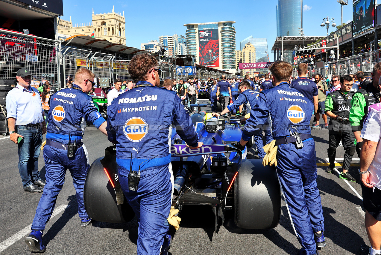 GP AZERBAIJAN, Alexander Albon (THA) Williams Racing FW46 on the grid.

15.09.2024. Formula 1 World Championship, Rd 17, Azerbaijan Grand Prix, Baku Street Circuit, Azerbaijan, Gara Day.

- www.xpbimages.com, EMail: requests@xpbimages.com © Copyright: Batchelor / XPB Images