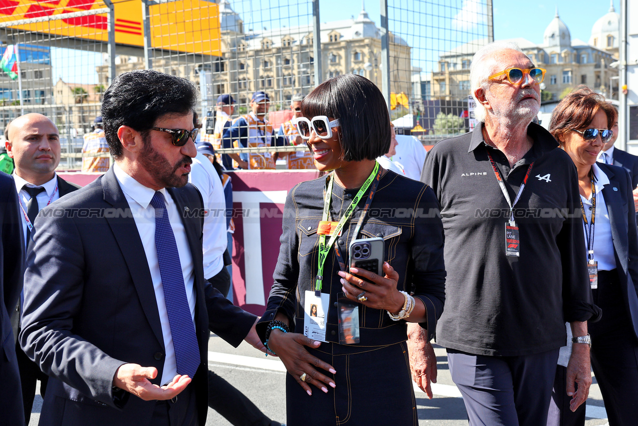 GP AZERBAIJAN, (L to R): Mohammed Bin Sulayem (UAE) FIA President with Naomi Campbell (GBR) e Flavio Briatore (ITA) Alpine F1 Team Executive Advisor on the grid.

15.09.2024. Formula 1 World Championship, Rd 17, Azerbaijan Grand Prix, Baku Street Circuit, Azerbaijan, Gara Day.

- www.xpbimages.com, EMail: requests@xpbimages.com © Copyright: Batchelor / XPB Images