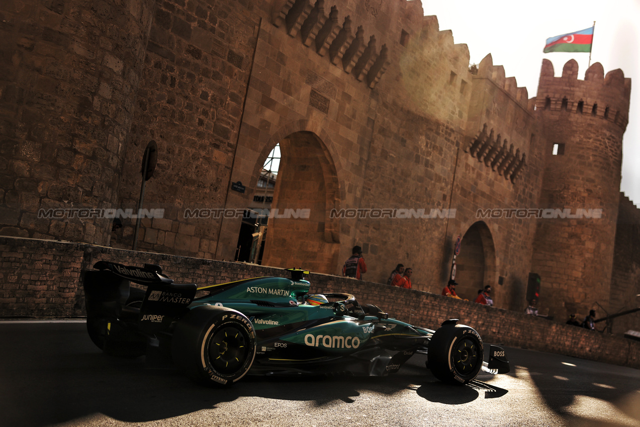 GP AZERBAIJAN, Fernando Alonso (ESP) Aston Martin F1 Team AMR24.

15.09.2024. Formula 1 World Championship, Rd 17, Azerbaijan Grand Prix, Baku Street Circuit, Azerbaijan, Gara Day.

- www.xpbimages.com, EMail: requests@xpbimages.com © Copyright: Bearne / XPB Images