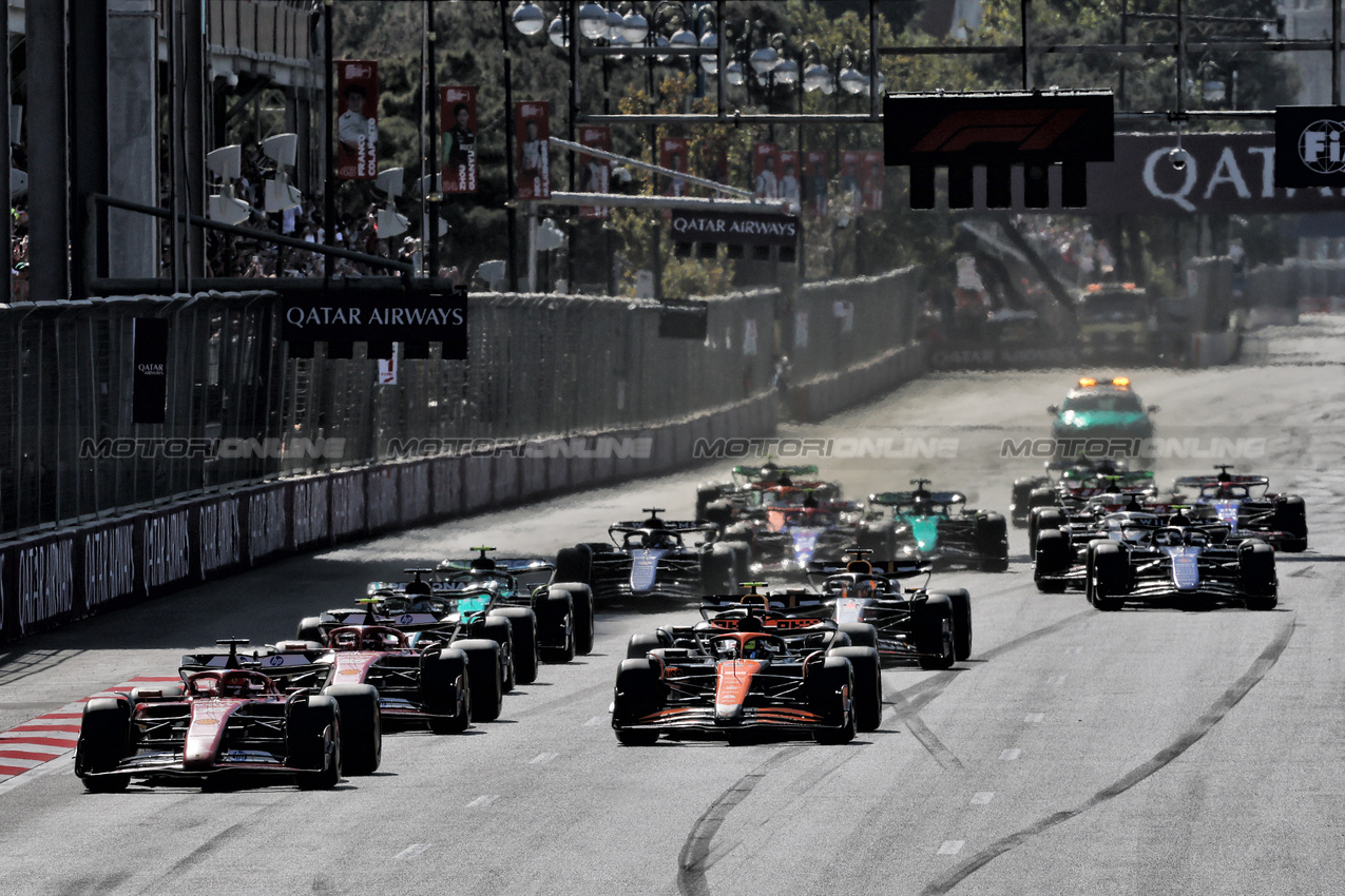 GP AZERBAIJAN, Charles Leclerc (MON) Ferrari SF-24 davanti a at the partenza of the race.

15.09.2024. Formula 1 World Championship, Rd 17, Azerbaijan Grand Prix, Baku Street Circuit, Azerbaijan, Gara Day.

- www.xpbimages.com, EMail: requests@xpbimages.com © Copyright: Batchelor / XPB Images