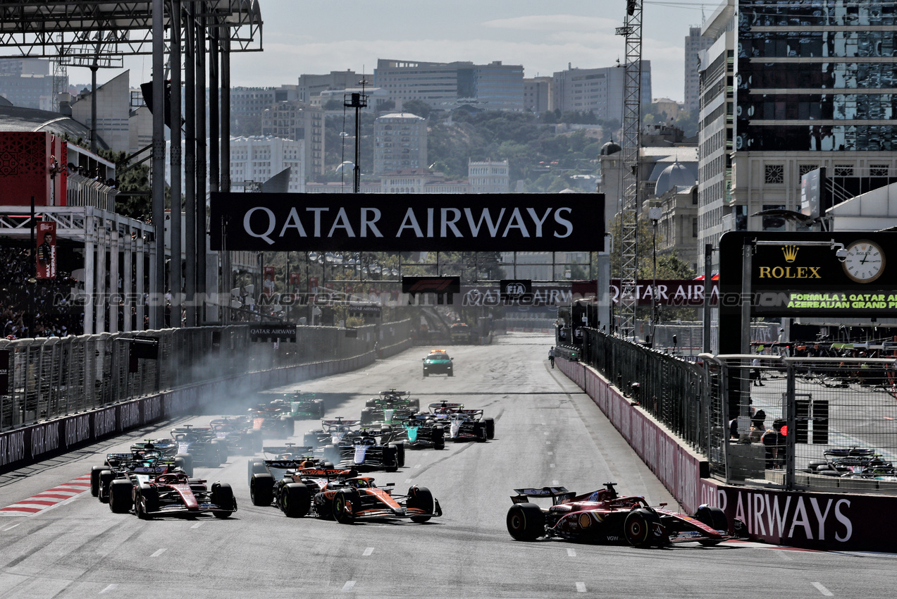 GP AZERBAIJAN, Charles Leclerc (MON) Ferrari SF-24 davanti a at the partenza of the race.

15.09.2024. Formula 1 World Championship, Rd 17, Azerbaijan Grand Prix, Baku Street Circuit, Azerbaijan, Gara Day.

- www.xpbimages.com, EMail: requests@xpbimages.com © Copyright: Batchelor / XPB Images