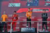 GP AZERBAIJAN, The podium (L to R): Tom Stallard (GBR) McLaren Gara Engineer; Charles Leclerc (MON) Ferrari, second; Oscar Piastri (AUS) McLaren, vincitore; George Russell (GBR) Mercedes AMG F1, third.

15.09.2024. Formula 1 World Championship, Rd 17, Azerbaijan Grand Prix, Baku Street Circuit, Azerbaijan, Gara Day.

- www.xpbimages.com, EMail: requests@xpbimages.com © Copyright: Batchelor / XPB Images