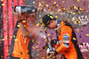 GP AZERBAIJAN, Gara winner Oscar Piastri (AUS) McLaren celebrates on the podium with Tom Stallard (GBR) McLaren Gara Engineer.

15.09.2024. Formula 1 World Championship, Rd 17, Azerbaijan Grand Prix, Baku Street Circuit, Azerbaijan, Gara Day.

 - www.xpbimages.com, EMail: requests@xpbimages.com © Copyright: Coates / XPB Images