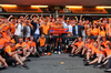 GP AZERBAIJAN, Gara winner Oscar Piastri (AUS) McLaren celebrates with team mate Lando Norris (GBR) McLaren e the team.

15.09.2024. Formula 1 World Championship, Rd 17, Azerbaijan Grand Prix, Baku Street Circuit, Azerbaijan, Gara Day.

- www.xpbimages.com, EMail: requests@xpbimages.com © Copyright: Bearne / XPB Images