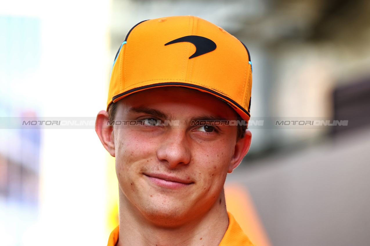 GP AZERBAIJAN, Oscar Piastri (AUS) McLaren.

12.09.2024. Formula 1 World Championship, Rd 17, Azerbaijan Grand Prix, Baku Street Circuit, Azerbaijan, Preparation Day.

 - www.xpbimages.com, EMail: requests@xpbimages.com © Copyright: Coates / XPB Images