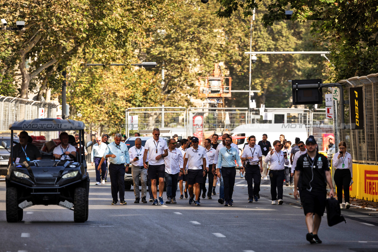 GP AZERBAIJAN, FIA members walk the circuit.

12.09.2024. Formula 1 World Championship, Rd 17, Azerbaijan Grand Prix, Baku Street Circuit, Azerbaijan, Preparation Day.

- www.xpbimages.com, EMail: requests@xpbimages.com © Copyright: Bearne / XPB Images