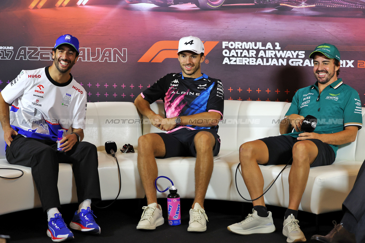 GP AZERBAIJAN, (L to R): Daniel Ricciardo (AUS) RB; Pierre Gasly (FRA) Alpine F1 Team; e Fernando Alonso (ESP) Aston Martin F1 Team, in the FIA Press Conference.

12.09.2024. Formula 1 World Championship, Rd 17, Azerbaijan Grand Prix, Baku Street Circuit, Azerbaijan, Preparation Day.

- www.xpbimages.com, EMail: requests@xpbimages.com © Copyright: Bearne / XPB Images