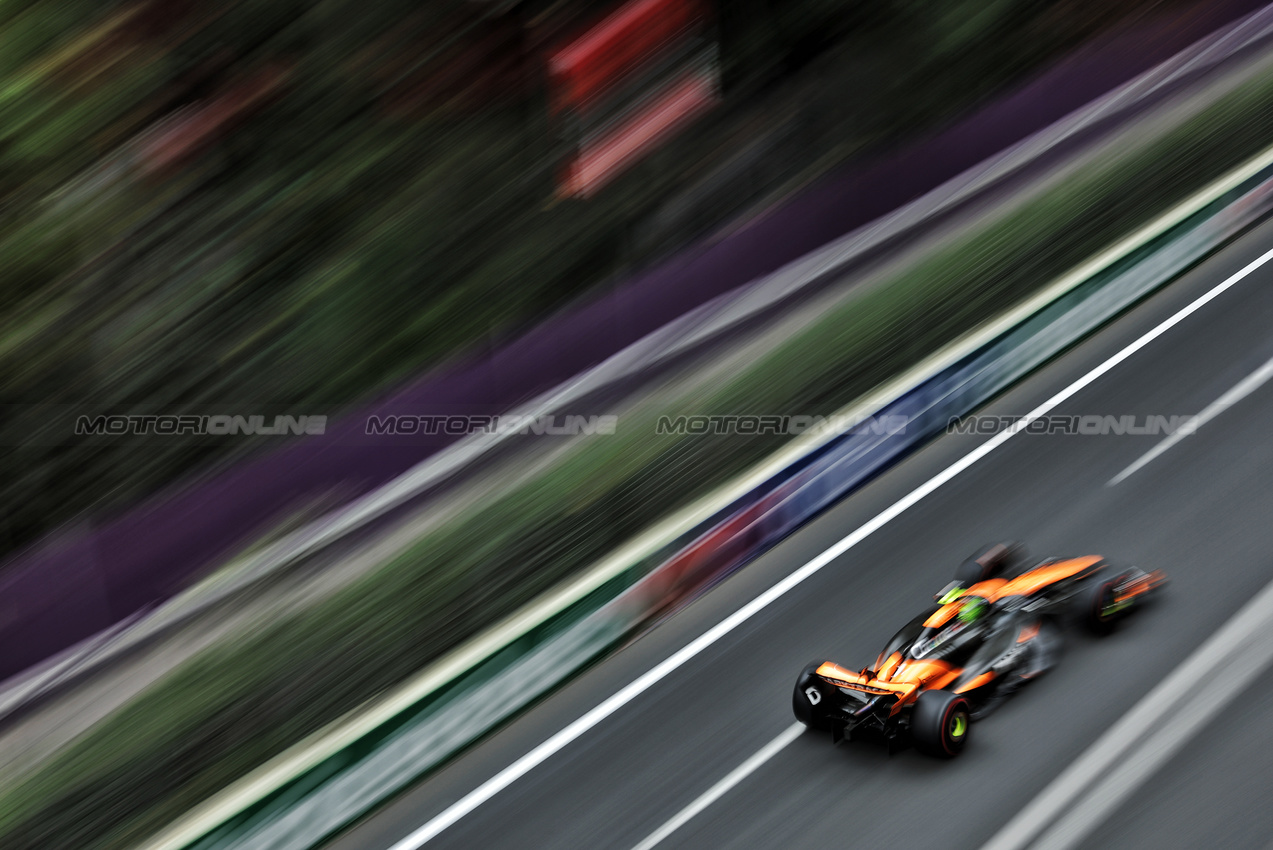 GP AZERBAIJAN, Lando Norris (GBR) McLaren MCL38.

14.09.2024. Formula 1 World Championship, Rd 17, Azerbaijan Grand Prix, Baku Street Circuit, Azerbaijan, Qualifiche Day.

- www.xpbimages.com, EMail: requests@xpbimages.com © Copyright: Bearne / XPB Images