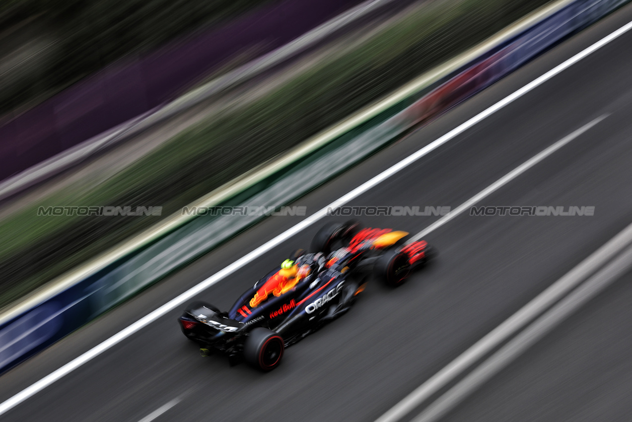 GP AZERBAIJAN, Sergio Perez (MEX) Red Bull Racing RB20.

14.09.2024. Formula 1 World Championship, Rd 17, Azerbaijan Grand Prix, Baku Street Circuit, Azerbaijan, Qualifiche Day.

- www.xpbimages.com, EMail: requests@xpbimages.com © Copyright: Bearne / XPB Images