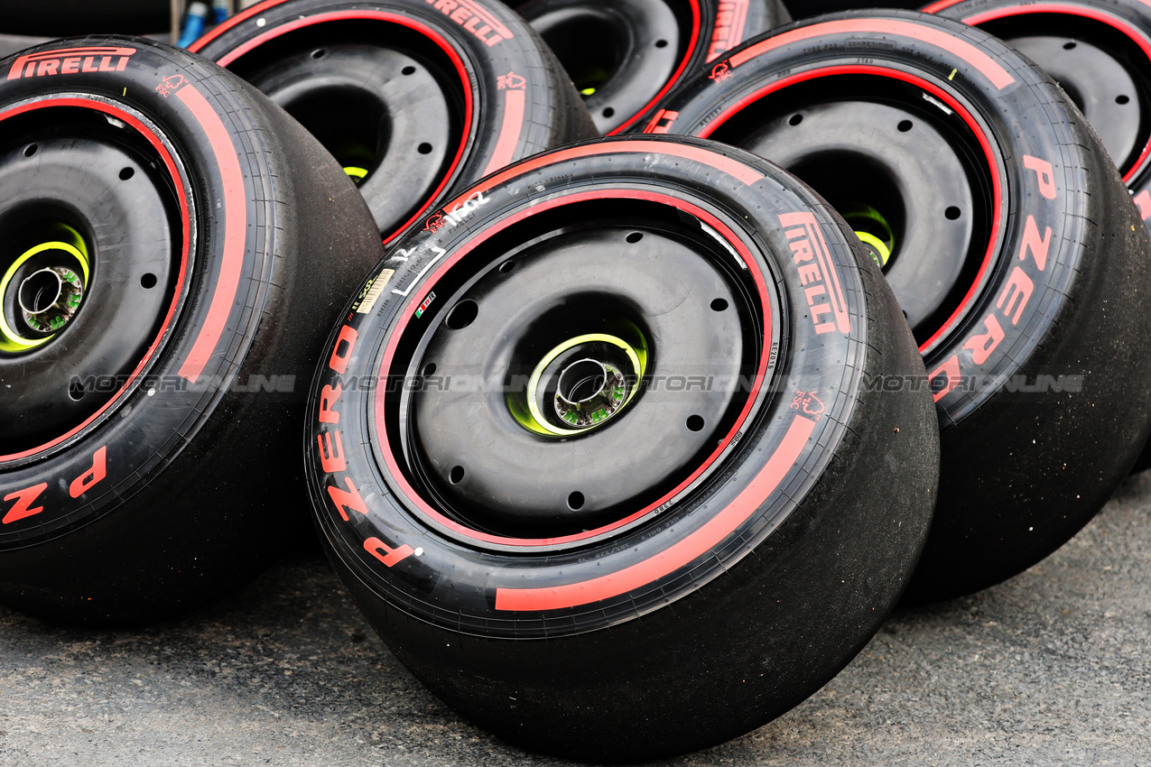 GP AZERBAIJAN, Pirelli tyres.

14.09.2024. Formula 1 World Championship, Rd 17, Azerbaijan Grand Prix, Baku Street Circuit, Azerbaijan, Qualifiche Day.

- www.xpbimages.com, EMail: requests@xpbimages.com © Copyright: Batchelor / XPB Images