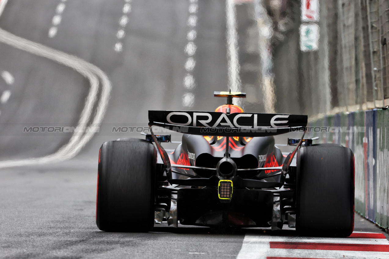 GP AZERBAIJAN, Sergio Perez (MEX) Red Bull Racing RB20.

14.09.2024. Formula 1 World Championship, Rd 17, Azerbaijan Grand Prix, Baku Street Circuit, Azerbaijan, Qualifiche Day.

 - www.xpbimages.com, EMail: requests@xpbimages.com © Copyright: Coates / XPB Images