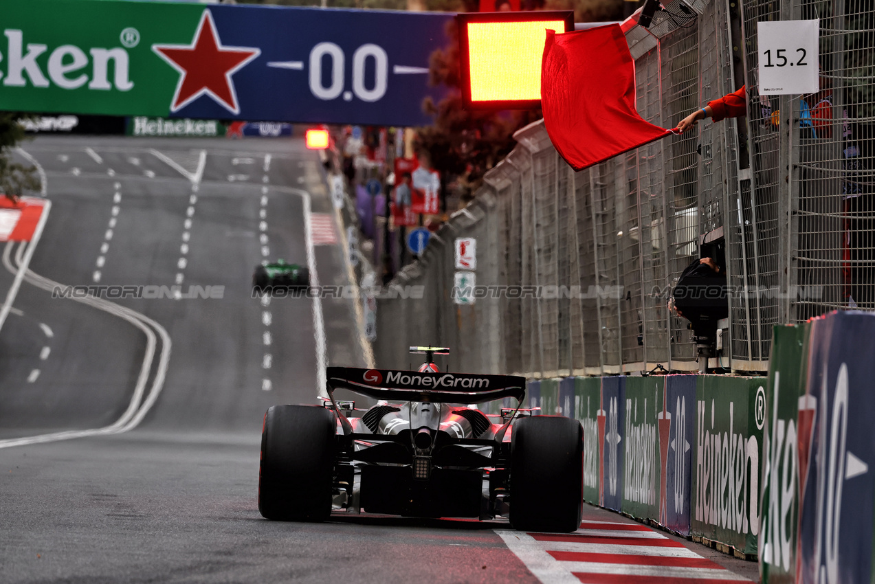 GP AZERBAIJAN, Nico Hulkenberg (GER) Haas VF-24.

14.09.2024. Formula 1 World Championship, Rd 17, Azerbaijan Grand Prix, Baku Street Circuit, Azerbaijan, Qualifiche Day.

 - www.xpbimages.com, EMail: requests@xpbimages.com © Copyright: Coates / XPB Images