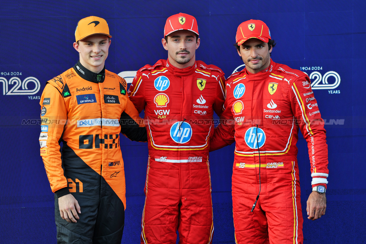 GP AZERBAIJAN, Qualifiche top three in parc ferme (L to R): Oscar Piastri (AUS) McLaren, second; Charles Leclerc (MON) Ferrari, pole position; Carlos Sainz Jr (ESP) Ferrari, third.

14.09.2024. Formula 1 World Championship, Rd 17, Azerbaijan Grand Prix, Baku Street Circuit, Azerbaijan, Qualifiche Day.

- www.xpbimages.com, EMail: requests@xpbimages.com © Copyright: Batchelor / XPB Images