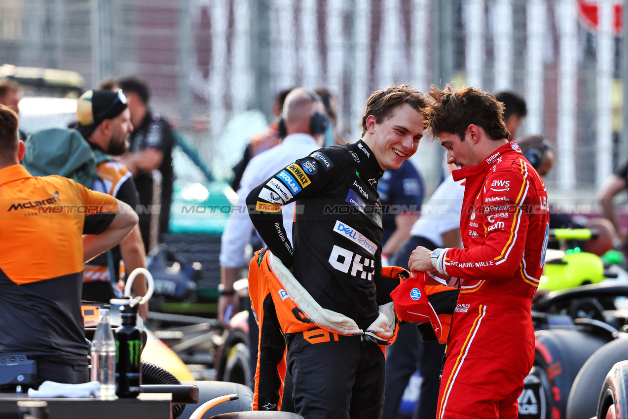 GP AZERBAIJAN, (L to R): Second placed Oscar Piastri (AUS) McLaren in qualifying parc ferme with pole sitter Charles Leclerc (MON) Ferrari.

14.09.2024. Formula 1 World Championship, Rd 17, Azerbaijan Grand Prix, Baku Street Circuit, Azerbaijan, Qualifiche Day.

- www.xpbimages.com, EMail: requests@xpbimages.com © Copyright: Charniaux / XPB Images