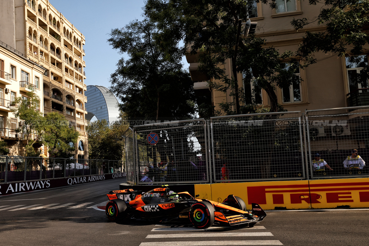 GP AZERBAIJAN, Lando Norris (GBR) McLaren MCL38.

14.09.2024. Formula 1 World Championship, Rd 17, Azerbaijan Grand Prix, Baku Street Circuit, Azerbaijan, Qualifiche Day.

 - www.xpbimages.com, EMail: requests@xpbimages.com © Copyright: Coates / XPB Images