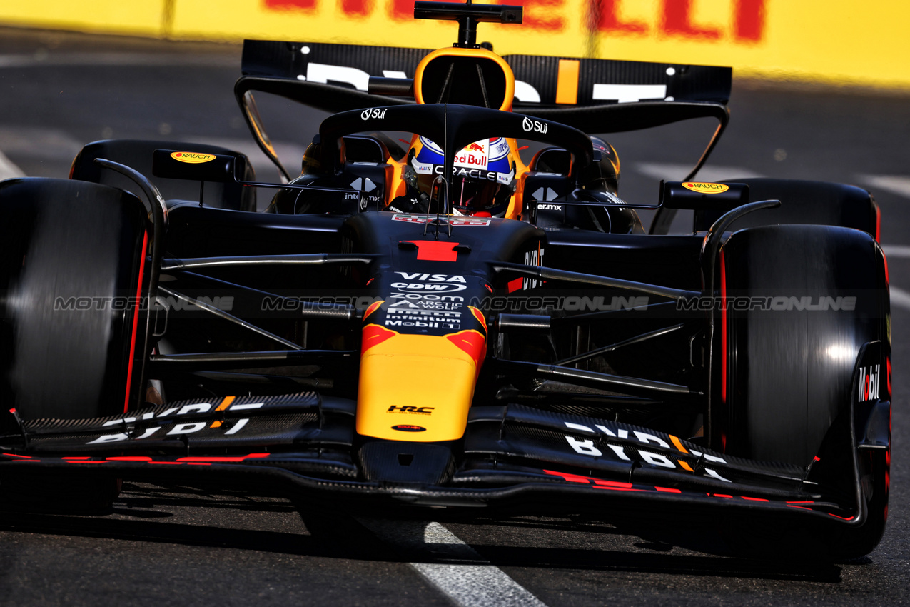 GP AZERBAIJAN, Max Verstappen (NLD) Red Bull Racing RB20.

14.09.2024. Formula 1 World Championship, Rd 17, Azerbaijan Grand Prix, Baku Street Circuit, Azerbaijan, Qualifiche Day.

 - www.xpbimages.com, EMail: requests@xpbimages.com © Copyright: Coates / XPB Images