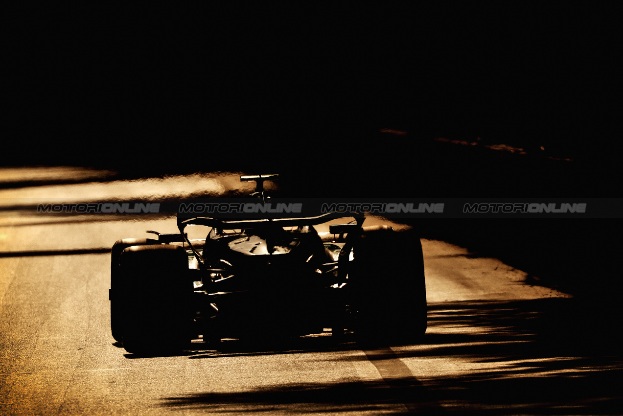 GP AZERBAIJAN, Lewis Hamilton (GBR) Mercedes AMG F1 W15.

14.09.2024. Formula 1 World Championship, Rd 17, Azerbaijan Grand Prix, Baku Street Circuit, Azerbaijan, Qualifiche Day.

 - www.xpbimages.com, EMail: requests@xpbimages.com © Copyright: Coates / XPB Images