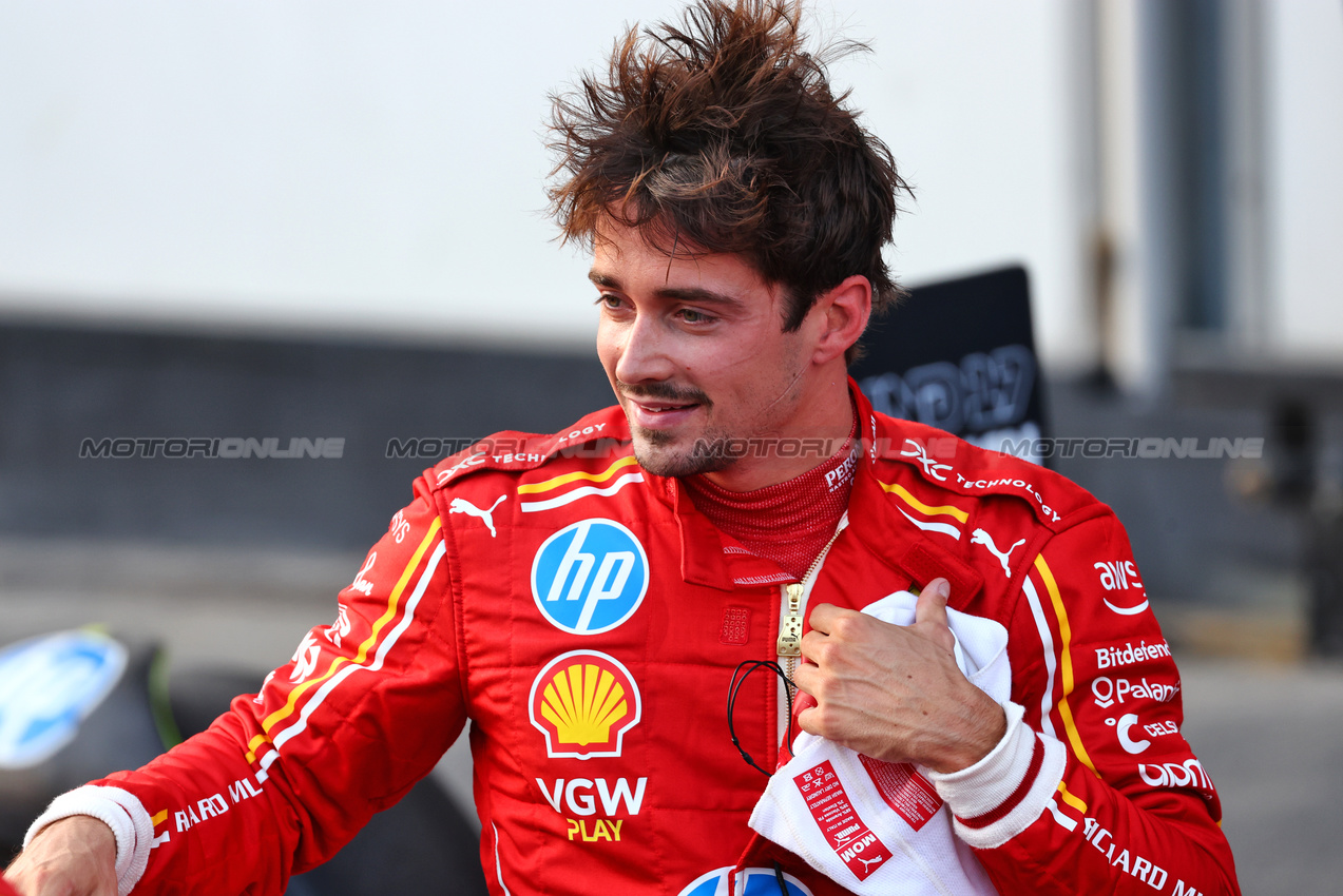 GP AZERBAIJAN, Charles Leclerc (MON) Ferrari celebrates his pole position in qualifying parc ferme.

14.09.2024. Formula 1 World Championship, Rd 17, Azerbaijan Grand Prix, Baku Street Circuit, Azerbaijan, Qualifiche Day.

 - www.xpbimages.com, EMail: requests@xpbimages.com © Copyright: Coates / XPB Images