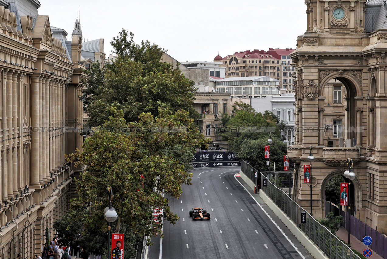 GP AZERBAIJAN, Lando Norris (GBR) McLaren MCL38.

14.09.2024. Formula 1 World Championship, Rd 17, Azerbaijan Grand Prix, Baku Street Circuit, Azerbaijan, Qualifiche Day.

- www.xpbimages.com, EMail: requests@xpbimages.com © Copyright: Bearne / XPB Images