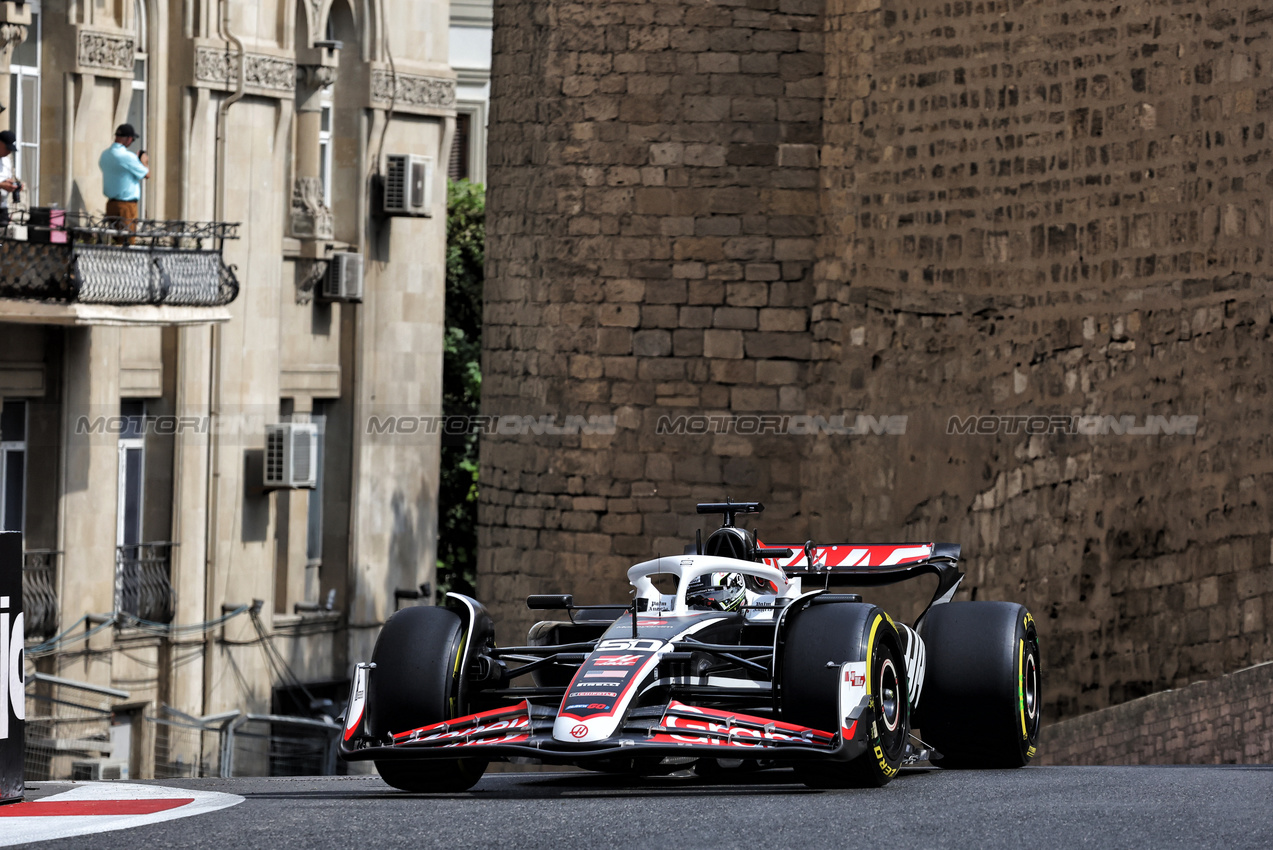 GP AZERBAIJAN, Oliver Bearman (GBR) Haas VF-24.

13.09.2024. Formula 1 World Championship, Rd 17, Azerbaijan Grand Prix, Baku Street Circuit, Azerbaijan, Practice Day.

- www.xpbimages.com, EMail: requests@xpbimages.com © Copyright: Bearne / XPB Images