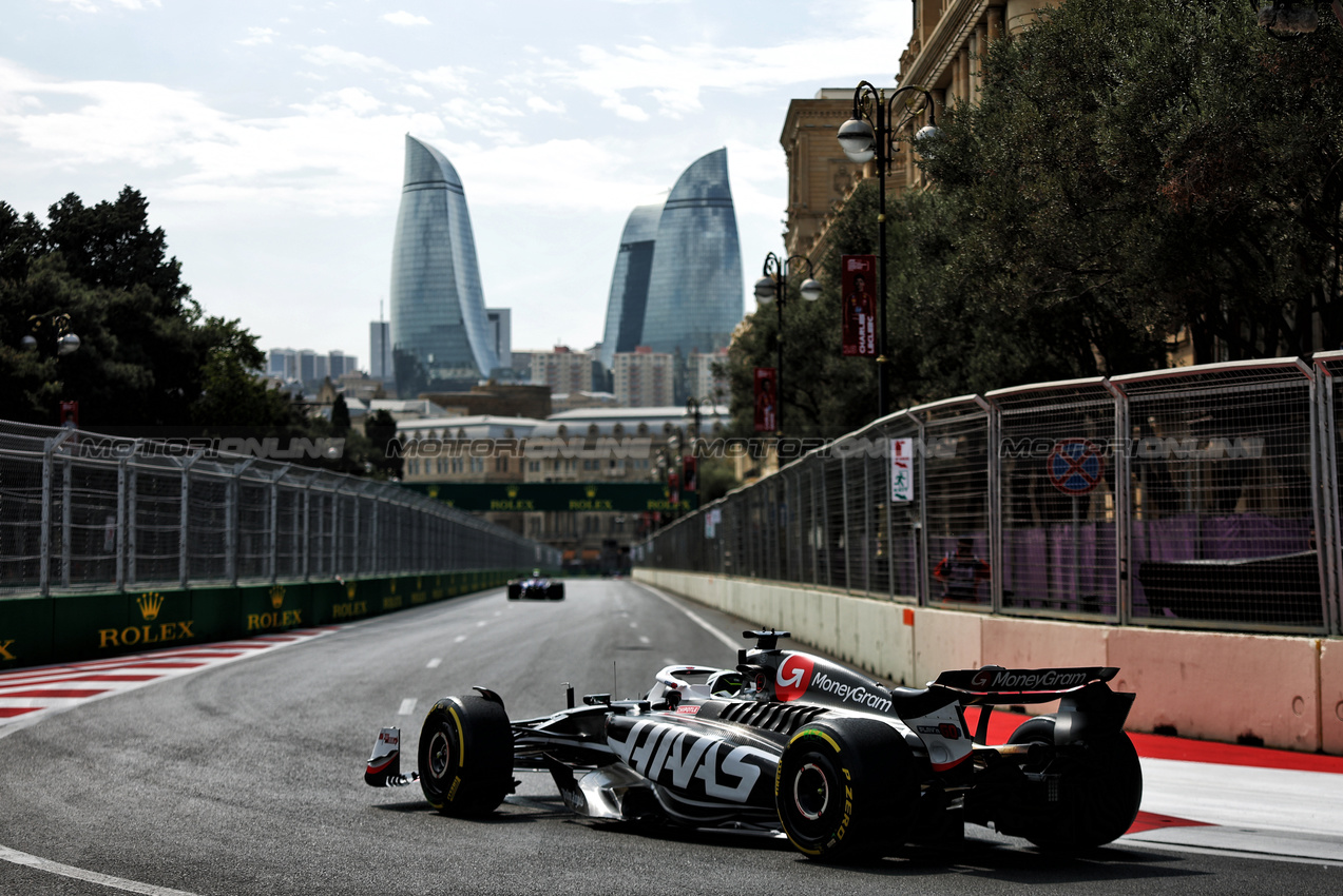 GP AZERBAIJAN, Oliver Bearman (GBR) Haas VF-24.

13.09.2024. Formula 1 World Championship, Rd 17, Azerbaijan Grand Prix, Baku Street Circuit, Azerbaijan, Practice Day.

- www.xpbimages.com, EMail: requests@xpbimages.com © Copyright: Charniaux / XPB Images