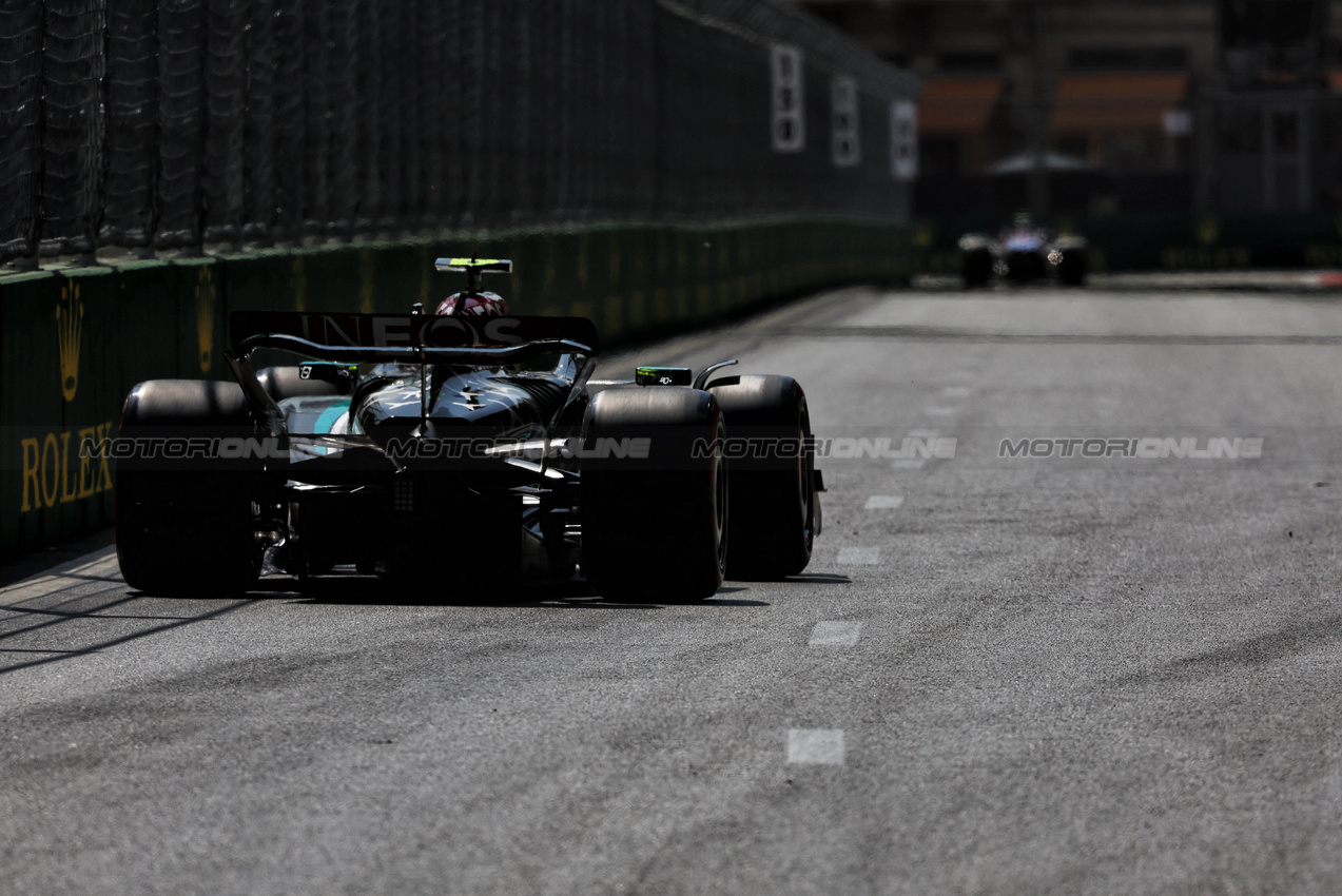 GP AZERBAIJAN, Lewis Hamilton (GBR) Mercedes AMG F1 W15.

13.09.2024. Formula 1 World Championship, Rd 17, Azerbaijan Grand Prix, Baku Street Circuit, Azerbaijan, Practice Day.

- www.xpbimages.com, EMail: requests@xpbimages.com © Copyright: Charniaux / XPB Images