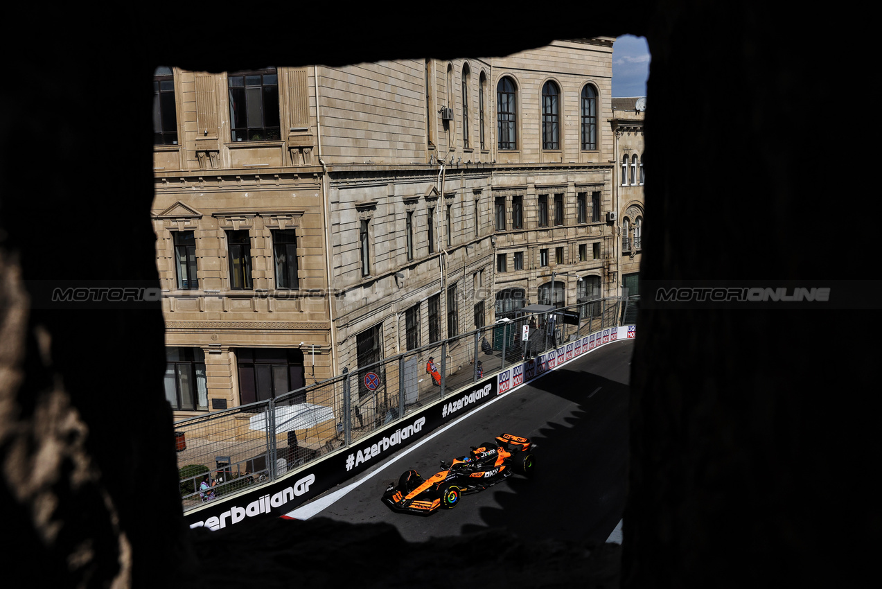 GP AZERBAIJAN, Oscar Piastri (AUS) McLaren MCL38.

13.09.2024. Formula 1 World Championship, Rd 17, Azerbaijan Grand Prix, Baku Street Circuit, Azerbaijan, Practice Day.

- www.xpbimages.com, EMail: requests@xpbimages.com © Copyright: Bearne / XPB Images