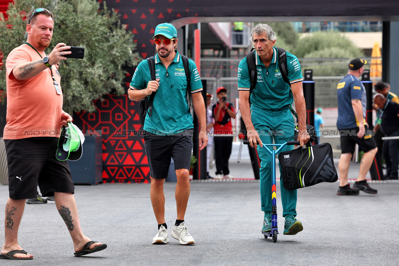 GP AZERBAIJAN, (L to R): Fernando Alonso (ESP) Aston Martin F1 Team with Edoardo Bendinelli (ITA) Aston Martin F1 Team Personal Trainer.

13.09.2024. Formula 1 World Championship, Rd 17, Azerbaijan Grand Prix, Baku Street Circuit, Azerbaijan, Practice Day.

- www.xpbimages.com, EMail: requests@xpbimages.com © Copyright: Bearne / XPB Images