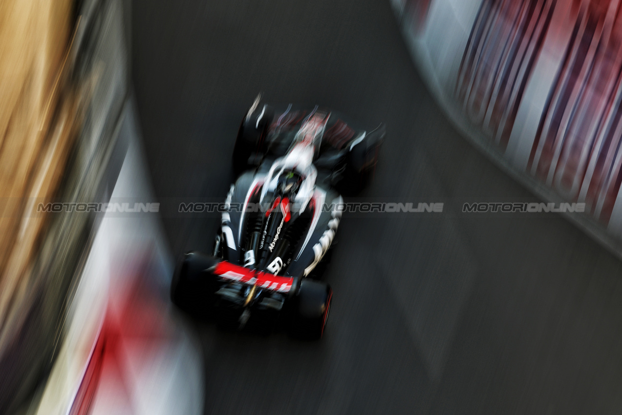 GP AZERBAIJAN, Oliver Bearman (GBR) Haas VF-24.

13.09.2024. Formula 1 World Championship, Rd 17, Azerbaijan Grand Prix, Baku Street Circuit, Azerbaijan, Practice Day.

- www.xpbimages.com, EMail: requests@xpbimages.com © Copyright: Charniaux / XPB Images