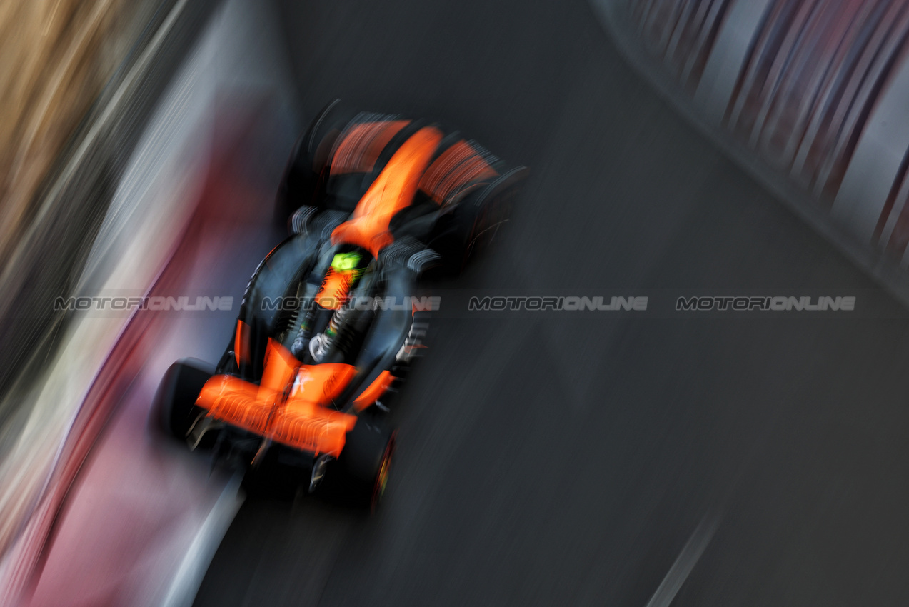 GP AZERBAIJAN, Lando Norris (GBR) McLaren MCL38.

13.09.2024. Formula 1 World Championship, Rd 17, Azerbaijan Grand Prix, Baku Street Circuit, Azerbaijan, Practice Day.

- www.xpbimages.com, EMail: requests@xpbimages.com © Copyright: Charniaux / XPB Images