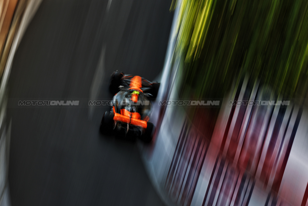 GP AZERBAIJAN, Lando Norris (GBR) McLaren MCL38.

13.09.2024. Formula 1 World Championship, Rd 17, Azerbaijan Grand Prix, Baku Street Circuit, Azerbaijan, Practice Day.

- www.xpbimages.com, EMail: requests@xpbimages.com © Copyright: Charniaux / XPB Images