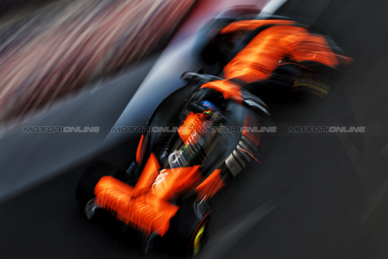 GP AZERBAIJAN, Oscar Piastri (AUS) McLaren MCL38.

13.09.2024. Formula 1 World Championship, Rd 17, Azerbaijan Grand Prix, Baku Street Circuit, Azerbaijan, Practice Day.

- www.xpbimages.com, EMail: requests@xpbimages.com © Copyright: Charniaux / XPB Images