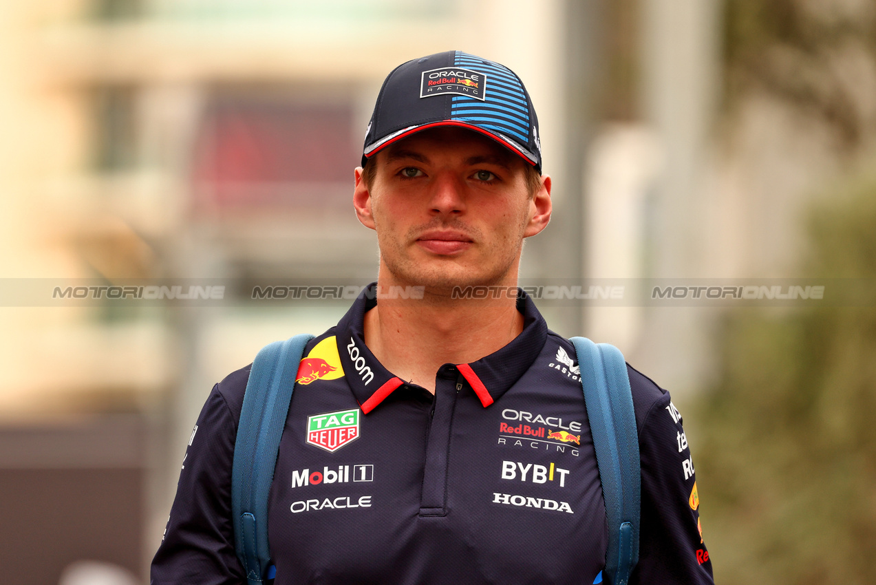 GP AZERBAIJAN, Max Verstappen (NLD) Red Bull Racing.

13.09.2024. Formula 1 World Championship, Rd 17, Azerbaijan Grand Prix, Baku Street Circuit, Azerbaijan, Practice Day.

 - www.xpbimages.com, EMail: requests@xpbimages.com © Copyright: Coates / XPB Images