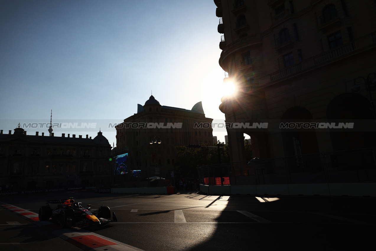 GP AZERBAIJAN, Sergio Perez (MEX) Red Bull Racing RB20.

13.09.2024. Formula 1 World Championship, Rd 17, Azerbaijan Grand Prix, Baku Street Circuit, Azerbaijan, Practice Day.

 - www.xpbimages.com, EMail: requests@xpbimages.com © Copyright: Coates / XPB Images