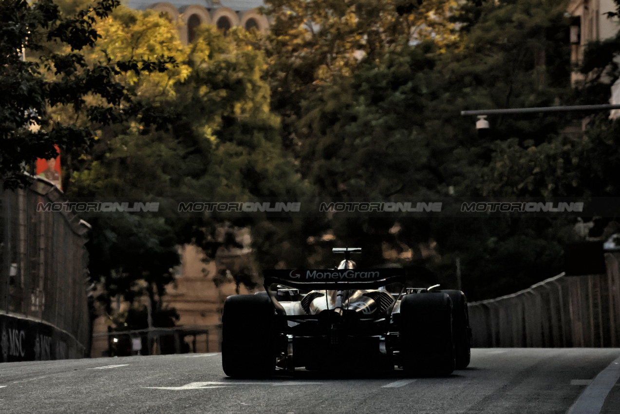 GP AZERBAIJAN, Oliver Bearman (GBR) Haas VF-24.

13.09.2024. Formula 1 World Championship, Rd 17, Azerbaijan Grand Prix, Baku Street Circuit, Azerbaijan, Practice Day.

- www.xpbimages.com, EMail: requests@xpbimages.com © Copyright: Bearne / XPB Images