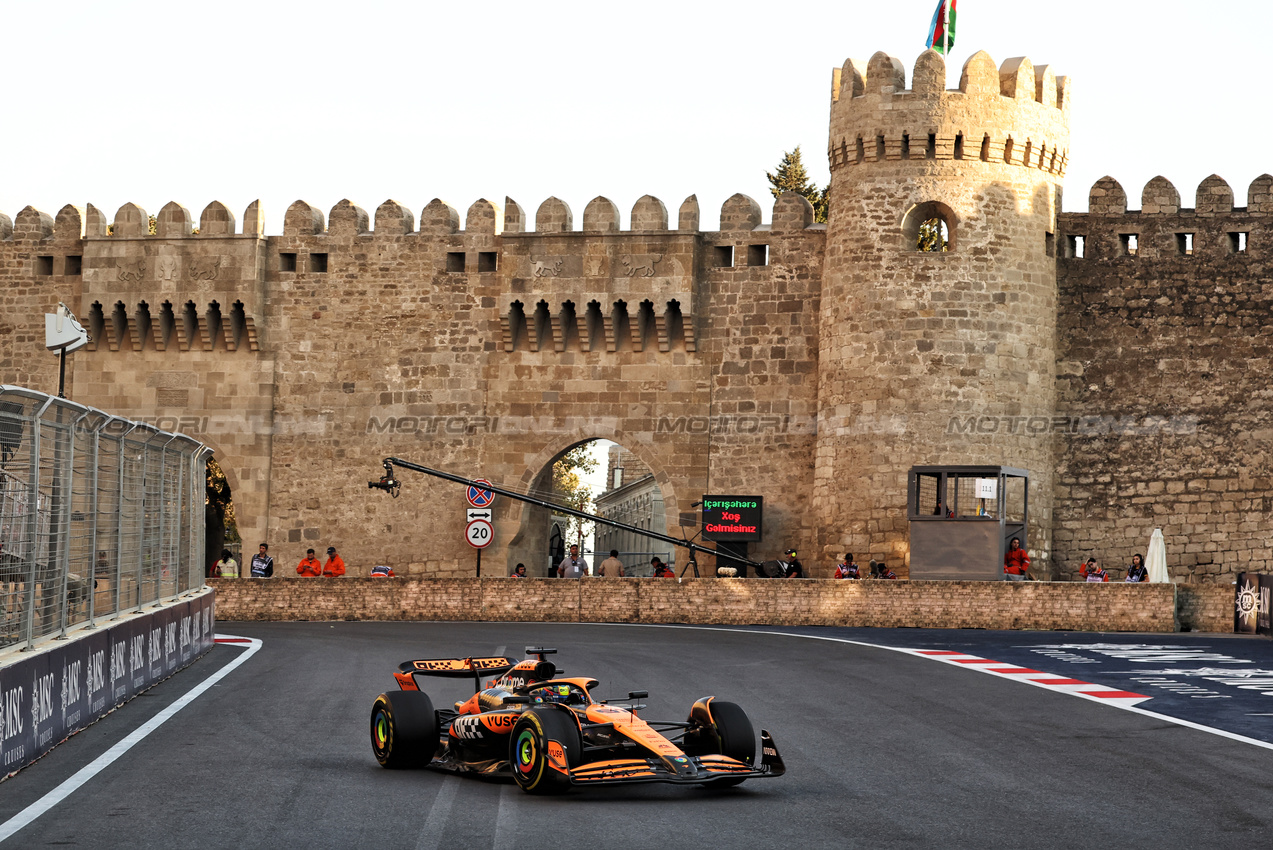 GP AZERBAIJAN, Oscar Piastri (AUS) McLaren MCL38.

13.09.2024. Formula 1 World Championship, Rd 17, Azerbaijan Grand Prix, Baku Street Circuit, Azerbaijan, Practice Day.

- www.xpbimages.com, EMail: requests@xpbimages.com © Copyright: Bearne / XPB Images