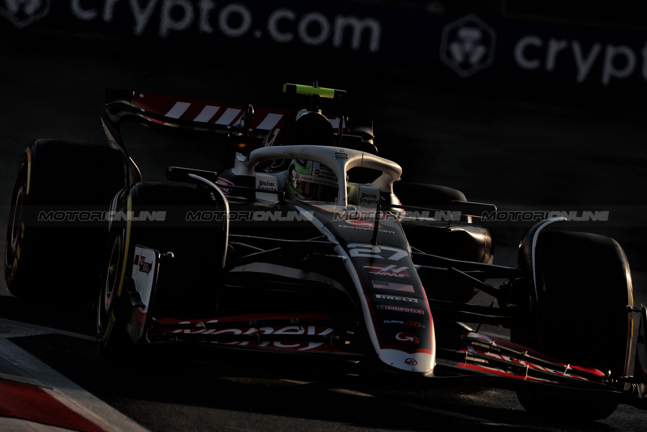 GP AZERBAIJAN, Nico Hulkenberg (GER) Haas VF-24.

13.09.2024. Formula 1 World Championship, Rd 17, Azerbaijan Grand Prix, Baku Street Circuit, Azerbaijan, Practice Day.

 - www.xpbimages.com, EMail: requests@xpbimages.com © Copyright: Coates / XPB Images