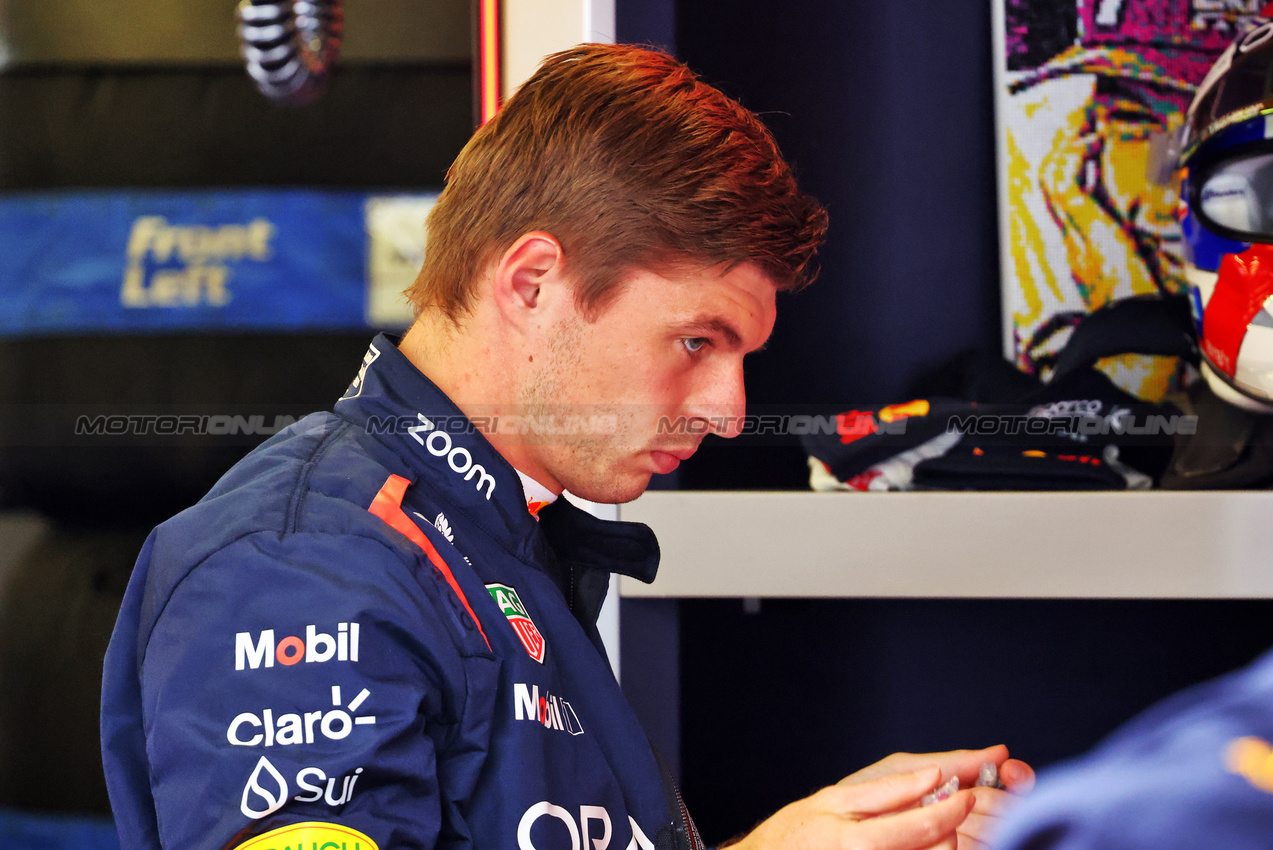 GP AZERBAIJAN, Max Verstappen (NLD) Red Bull Racing.

13.09.2024. Formula 1 World Championship, Rd 17, Azerbaijan Grand Prix, Baku Street Circuit, Azerbaijan, Practice Day.

- www.xpbimages.com, EMail: requests@xpbimages.com © Copyright: Batchelor / XPB Images