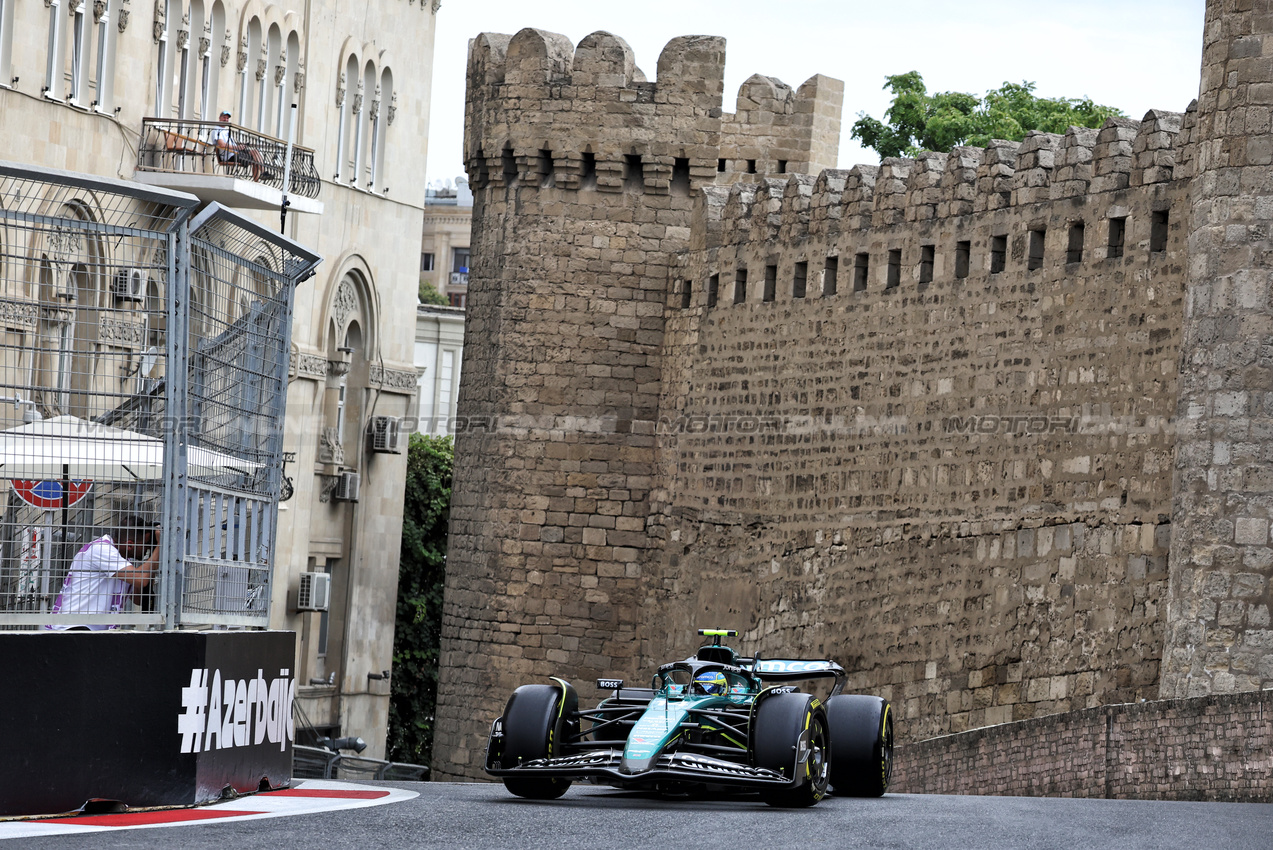 GP AZERBAIJAN, Fernando Alonso (ESP) Aston Martin F1 Team AMR24.

13.09.2024. Formula 1 World Championship, Rd 17, Azerbaijan Grand Prix, Baku Street Circuit, Azerbaijan, Practice Day.

- www.xpbimages.com, EMail: requests@xpbimages.com © Copyright: Bearne / XPB Images