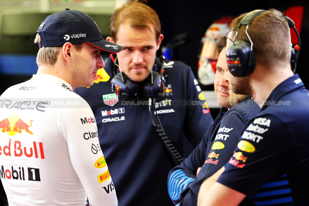 GP BAHRAIN, Max Verstappen (NLD) Red Bull Racing.

29.02.2024. Formula 1 World Championship, Rd 1, Bahrain Grand Prix, Sakhir, Bahrain, Practice Day

- www.xpbimages.com, EMail: requests@xpbimages.com © Copyright: Batchelor / XPB Images