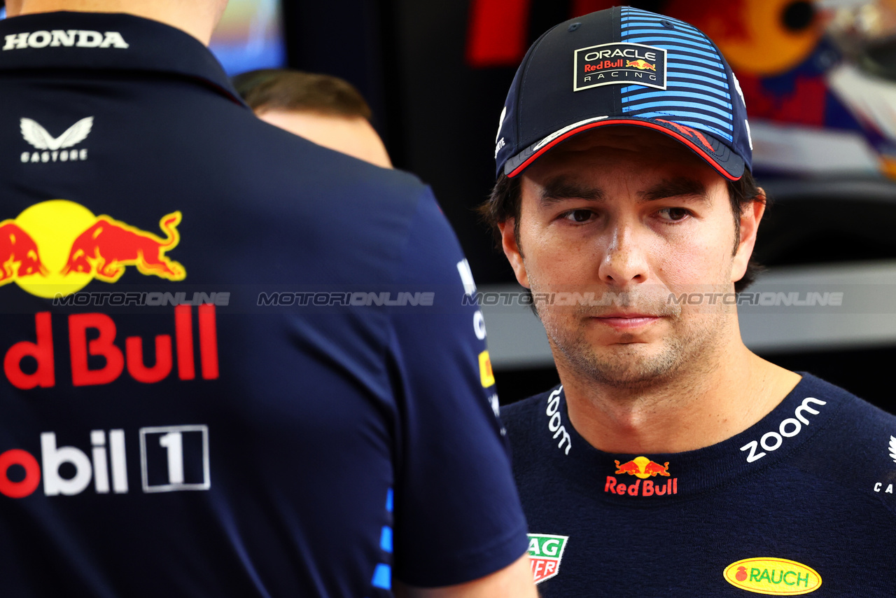 GP BAHRAIN, Sergio Perez (MEX) Red Bull Racing.

29.02.2024. Formula 1 World Championship, Rd 1, Bahrain Grand Prix, Sakhir, Bahrain, Practice Day

- www.xpbimages.com, EMail: requests@xpbimages.com © Copyright: Batchelor / XPB Images