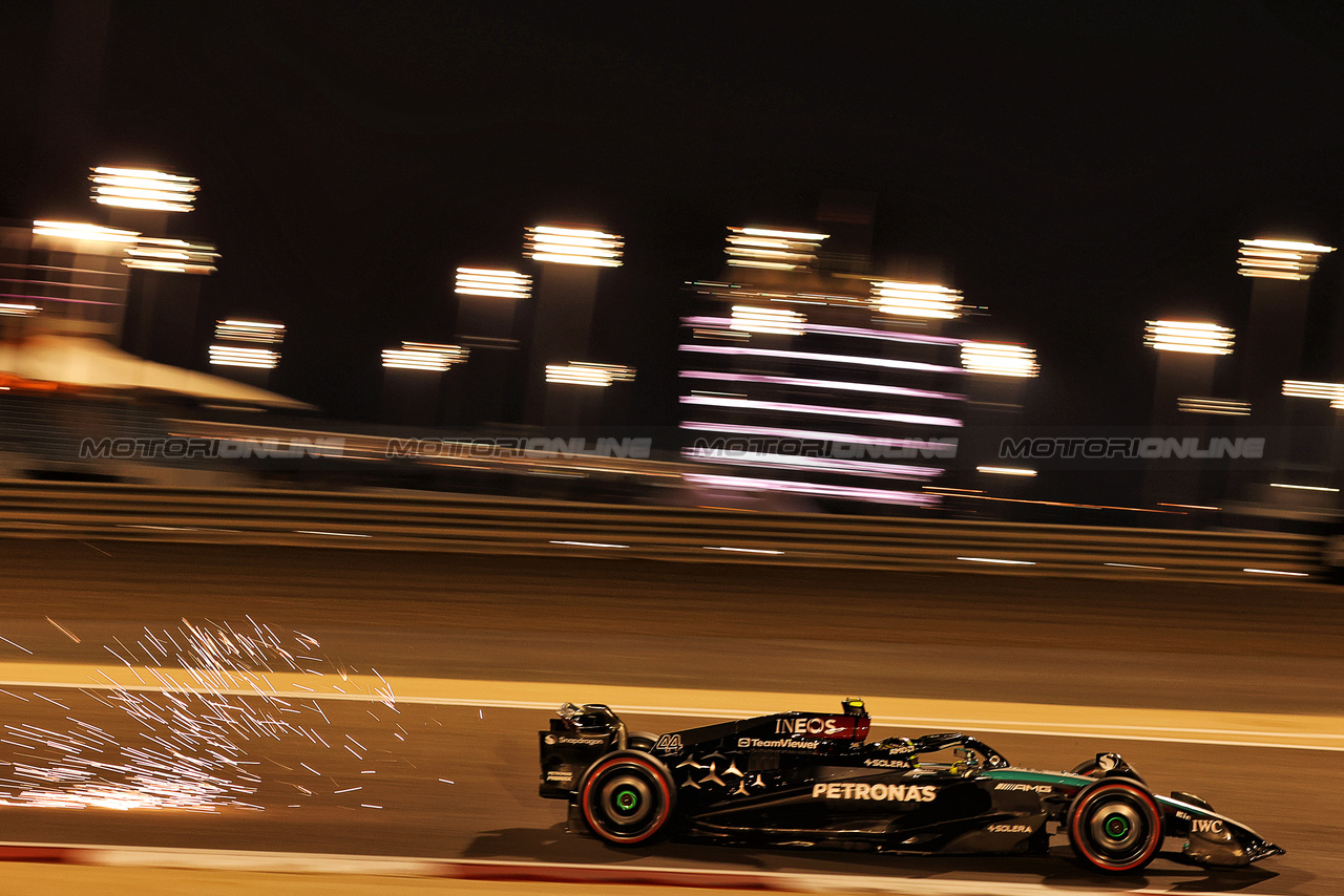 GP BAHRAIN, Lewis Hamilton (GBR) Mercedes AMG F1 W15.

29.02.2024. Formula 1 World Championship, Rd 1, Bahrain Grand Prix, Sakhir, Bahrain, Practice Day

- www.xpbimages.com, EMail: requests@xpbimages.com © Copyright: Bearne / XPB Images